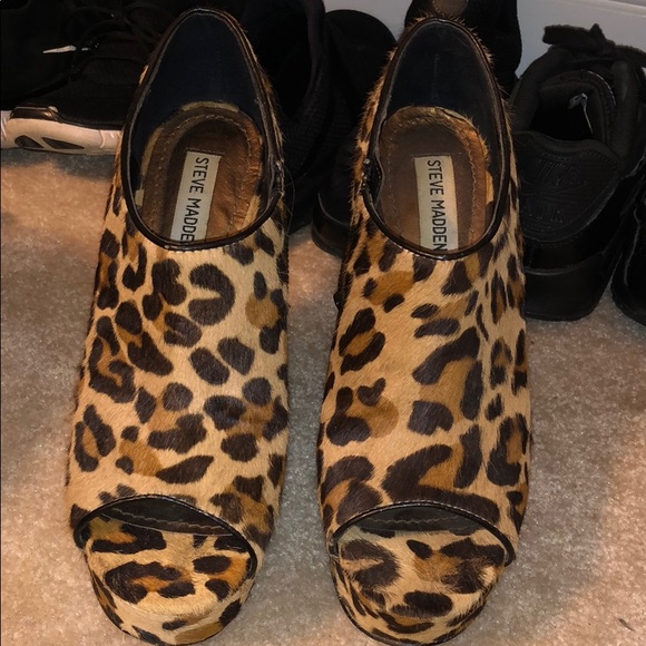 Steve Madden Booties! Size 8! Perfect for fall 🍁 - Picture 2 of 4